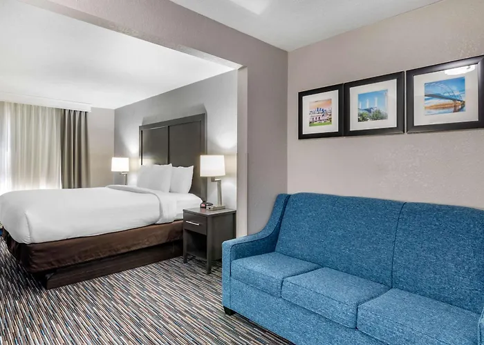Comfort Inn & Suites