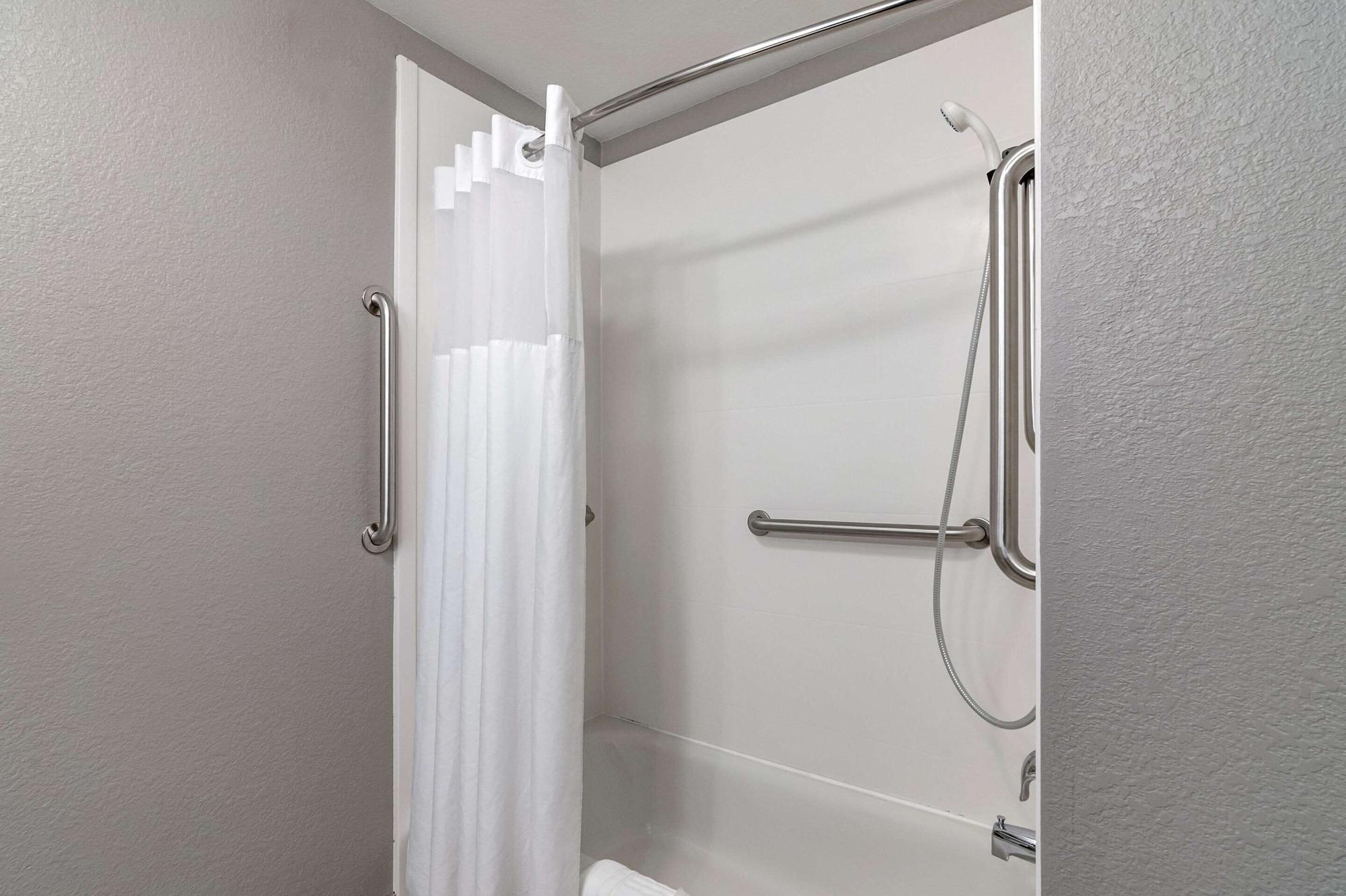 Comfort Inn & Suites 3* Emporia