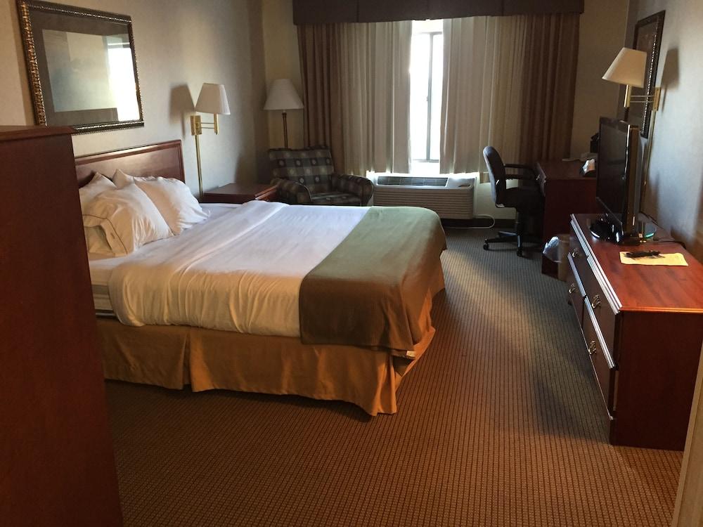 Hotel Comfort Inn & Suites 3*