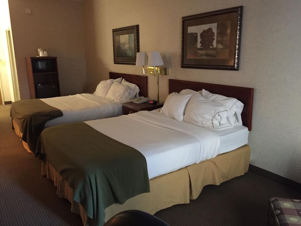 Comfort Inn & Suites Hotel