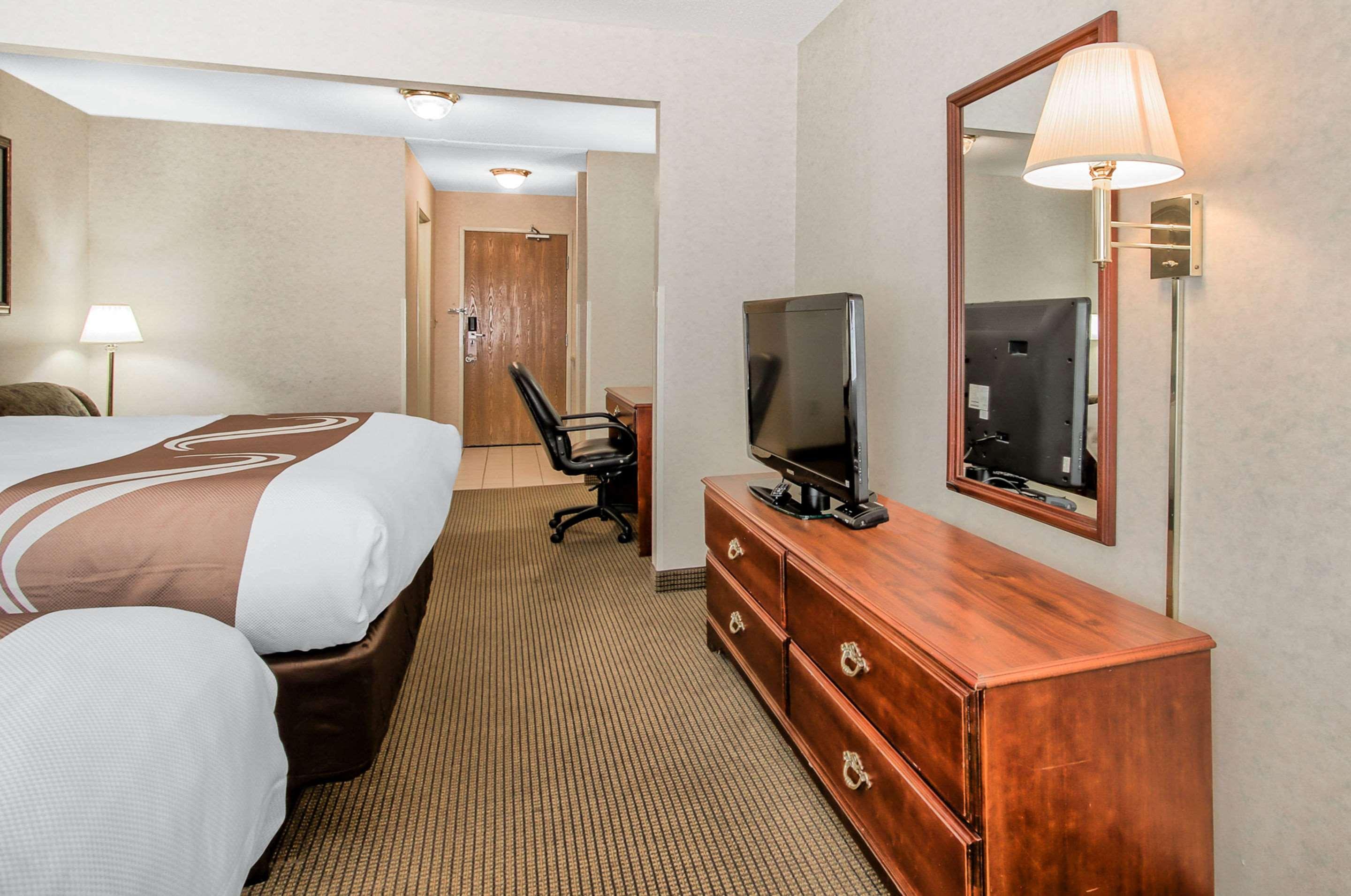 Comfort Inn & Suites Hotel 3*