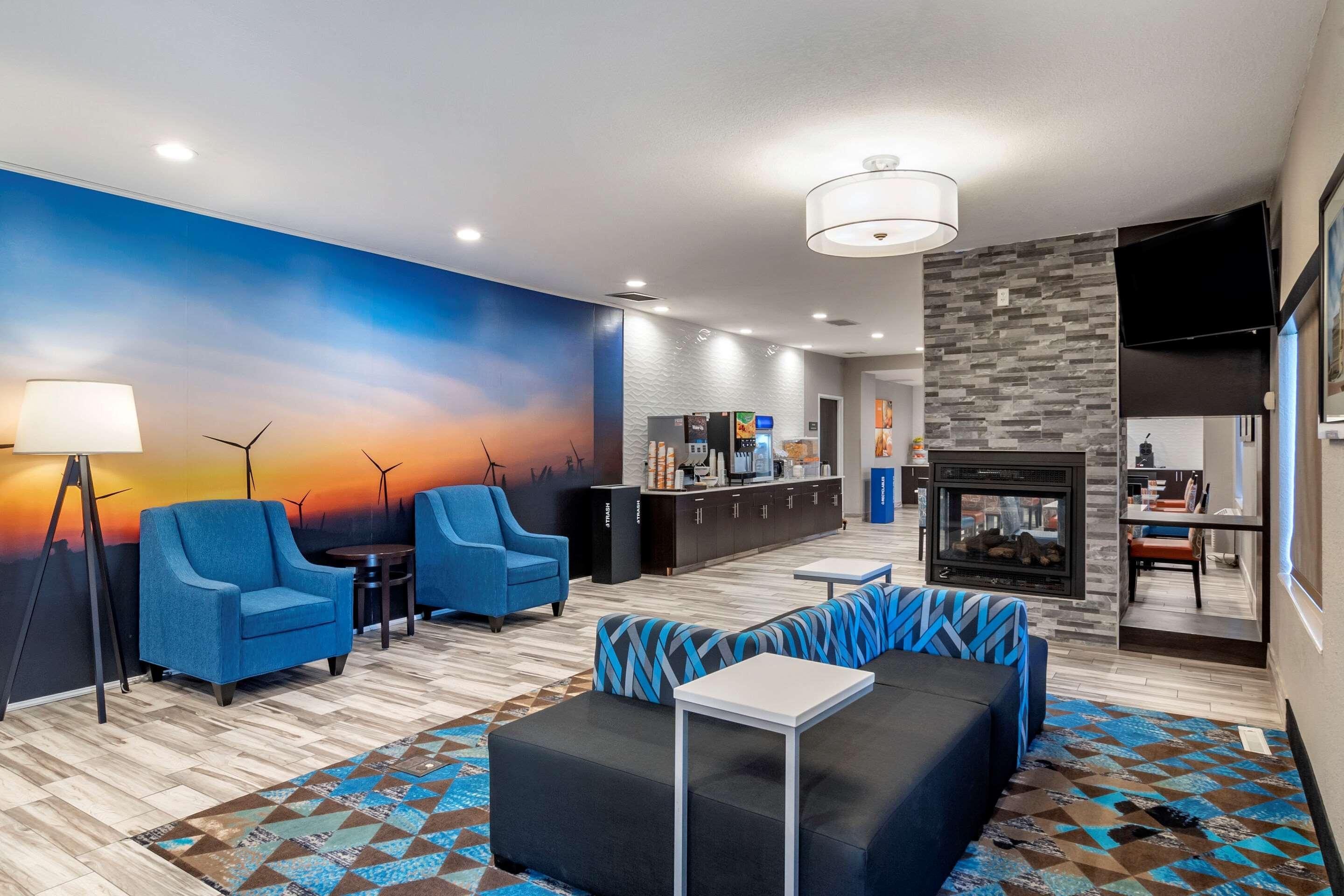 Hotel Comfort Inn & Suites 3*