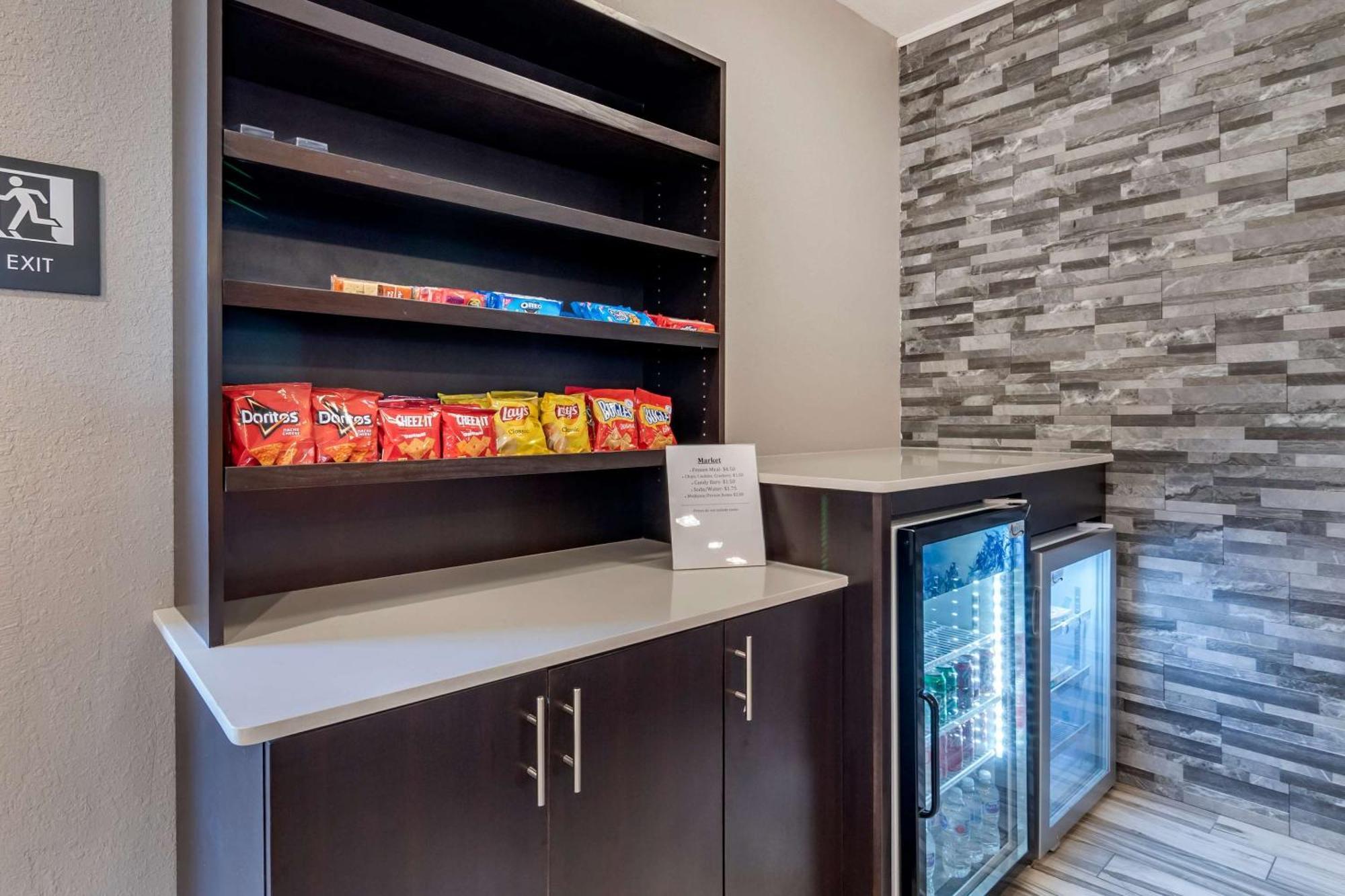 Hotel Comfort Inn & Suites 3*