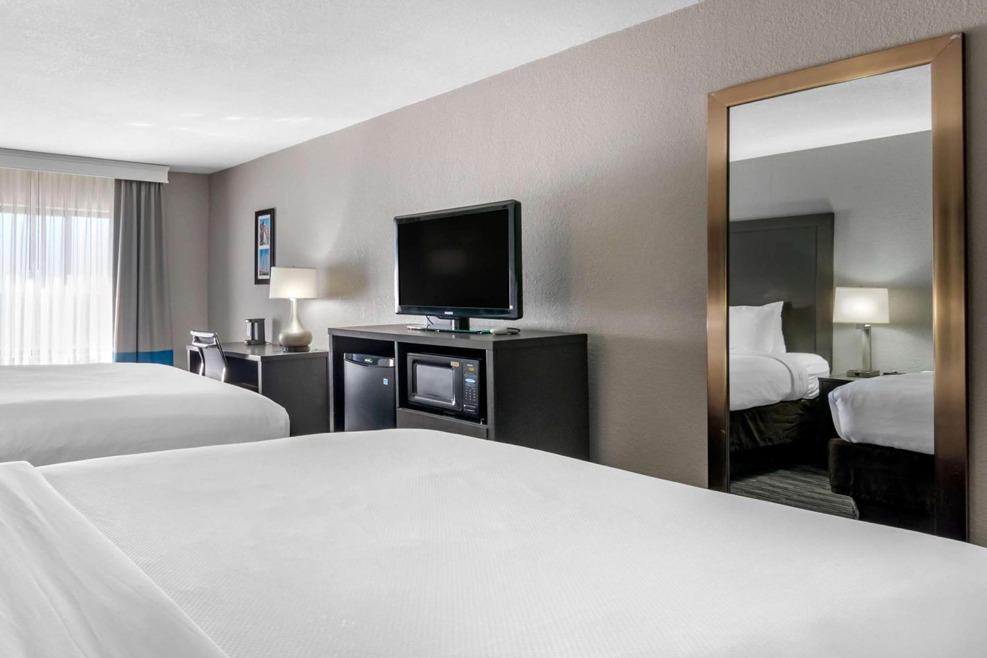 Hotel Comfort Inn & Suites