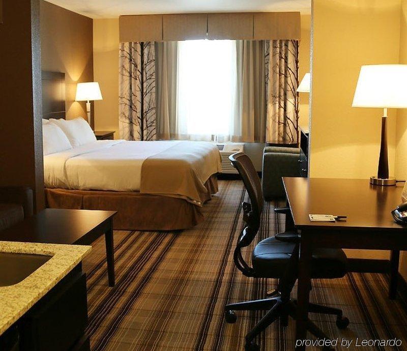 Comfort Inn & Suites 3*