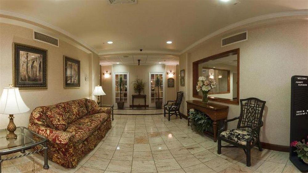 Comfort Inn & Suites 3*