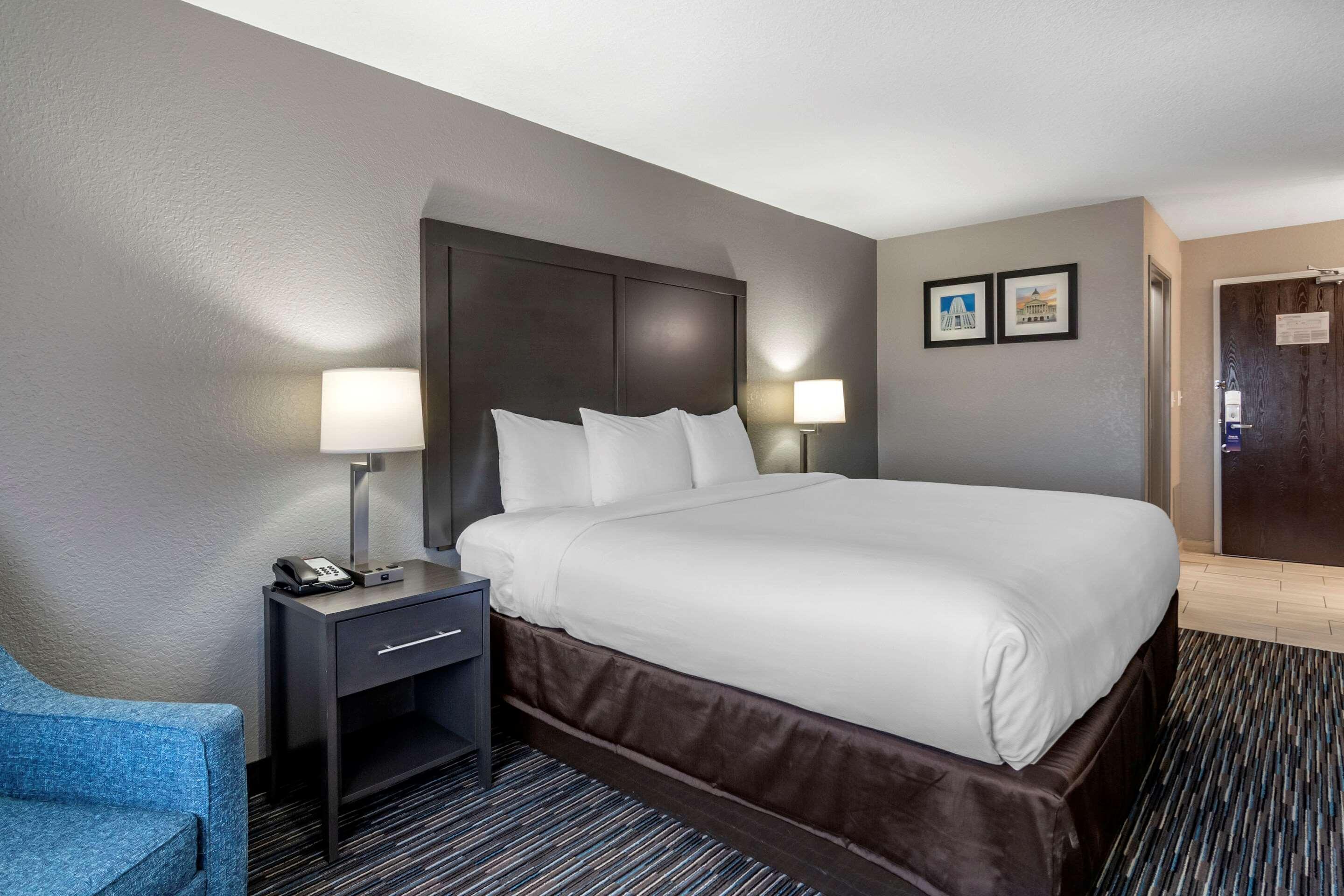 Hotel Comfort Inn & Suites