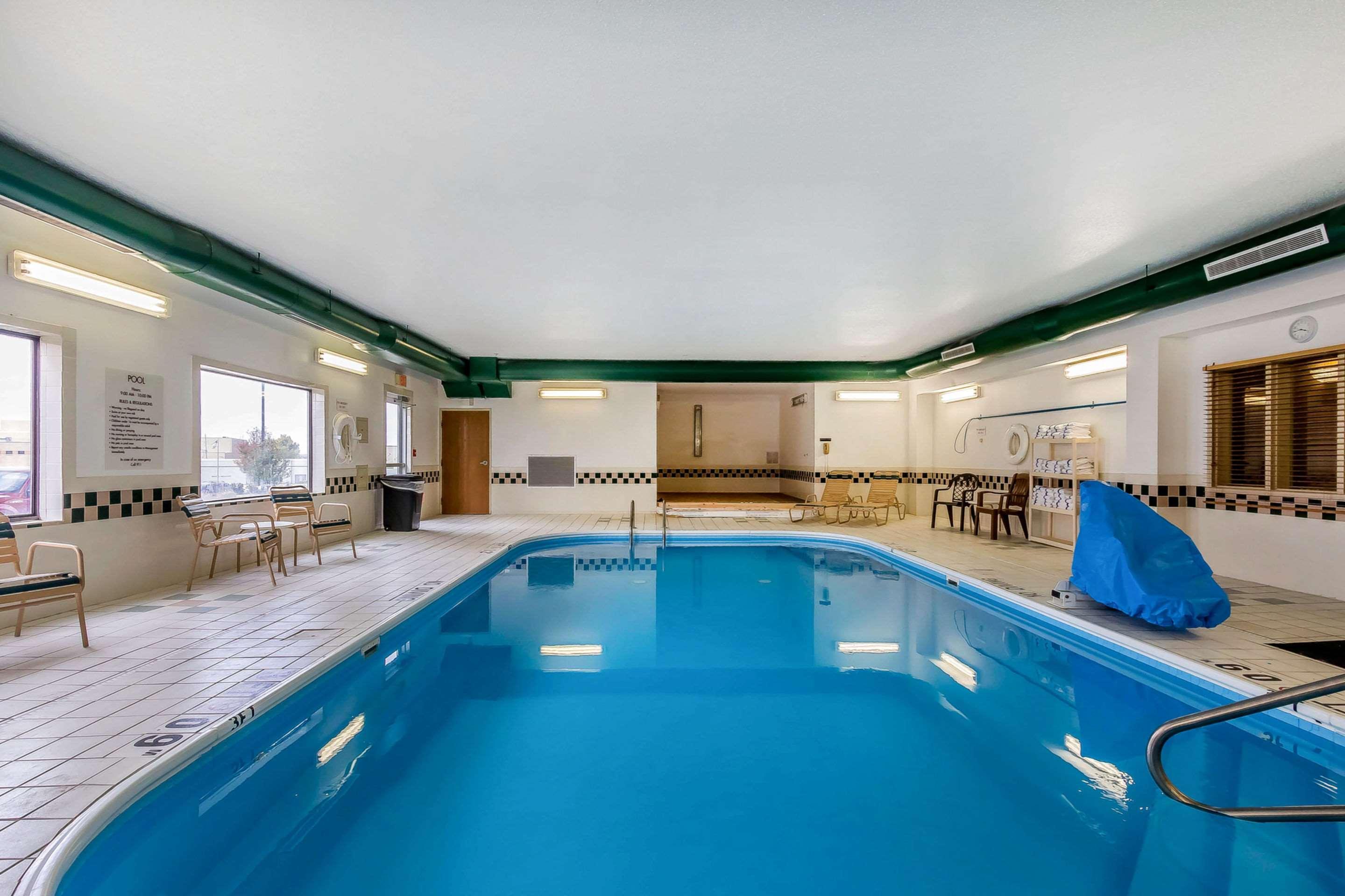 Comfort Inn & Suites Hotel