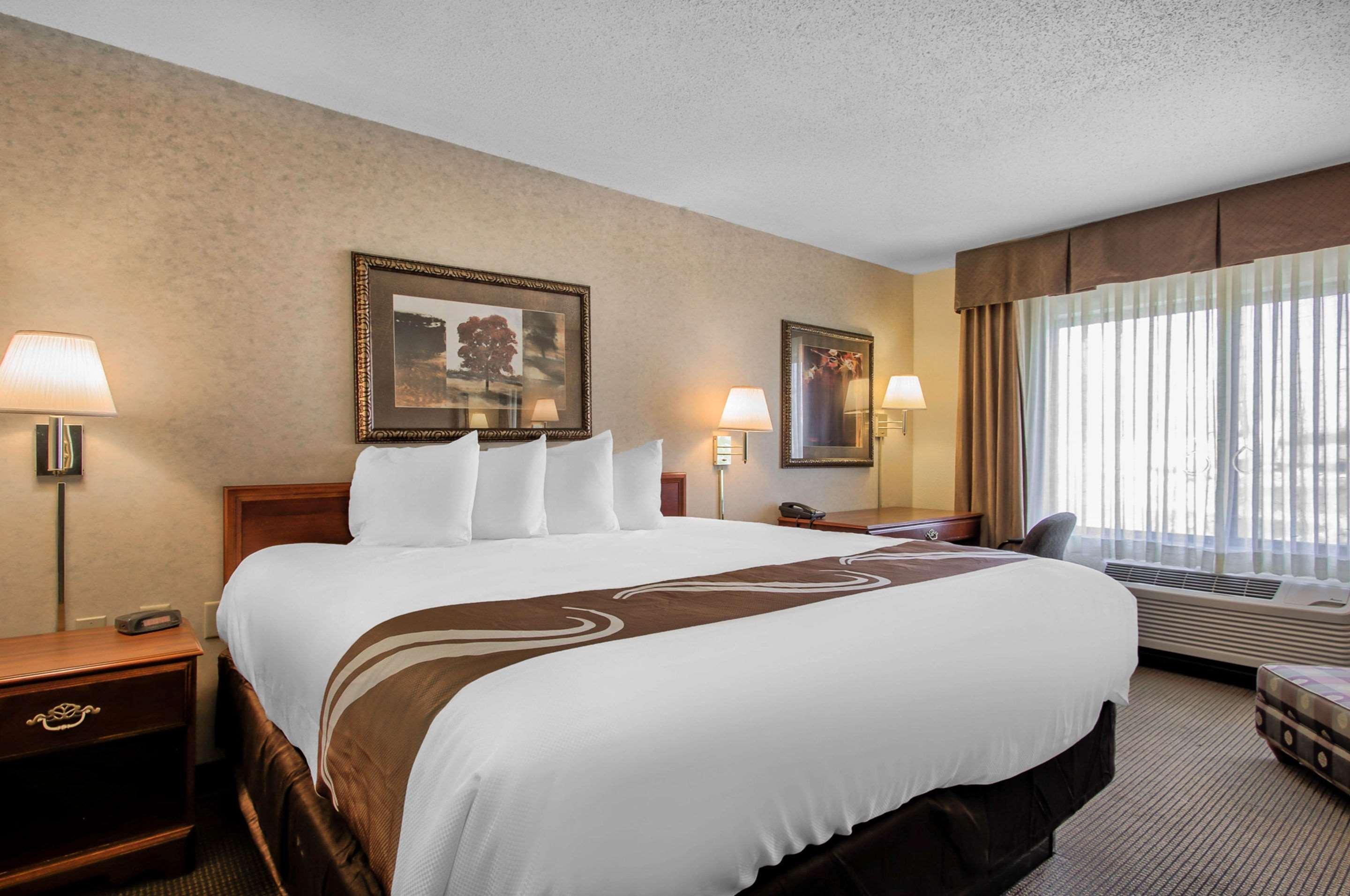 Comfort Inn & Suites 3*
