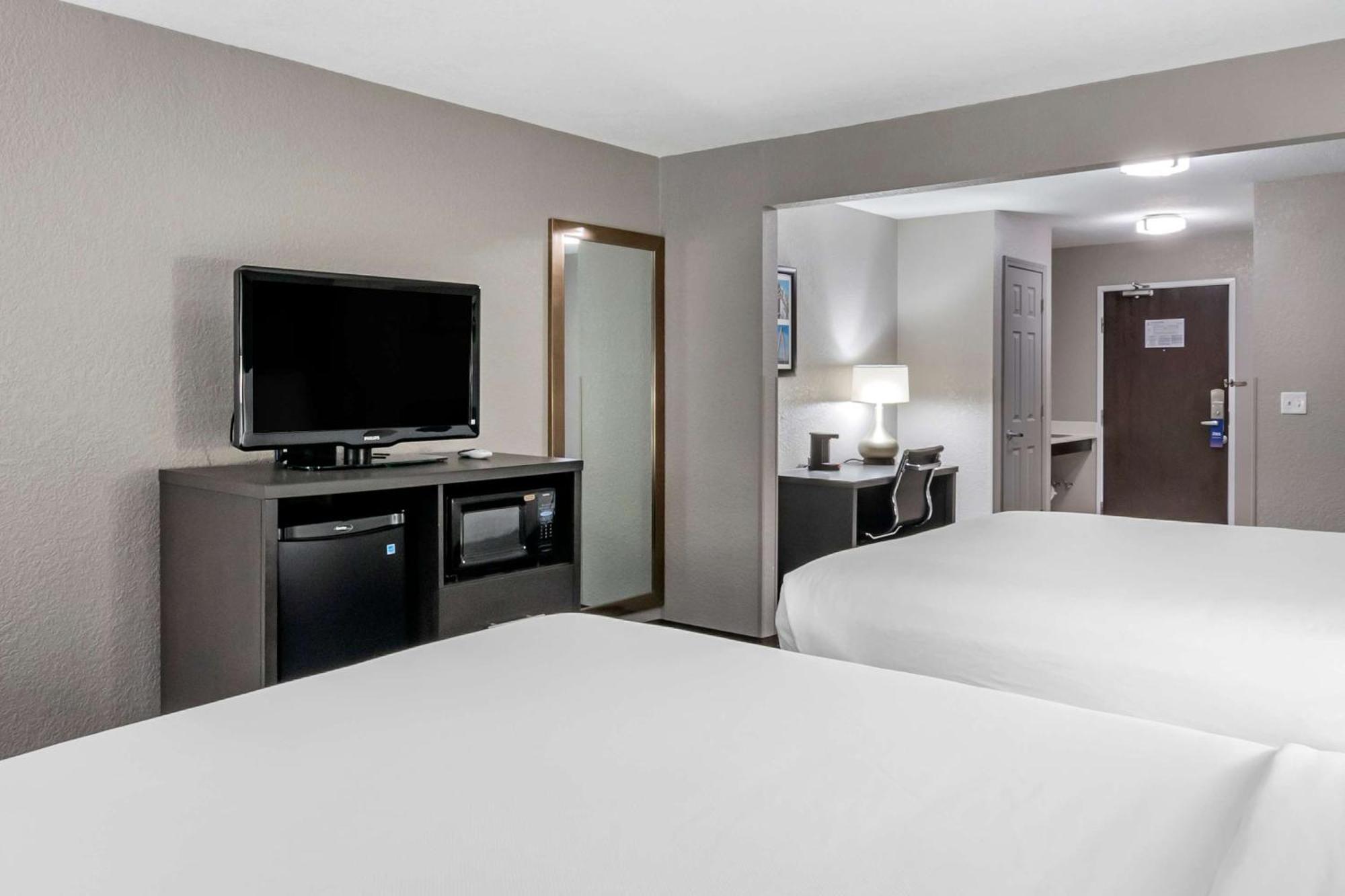 Hotel Comfort Inn & Suites